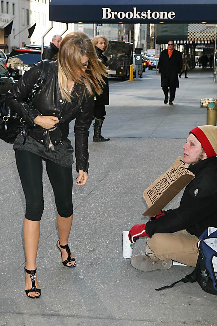 Carmen Electra es generosa? Carmen Electra es generosa?